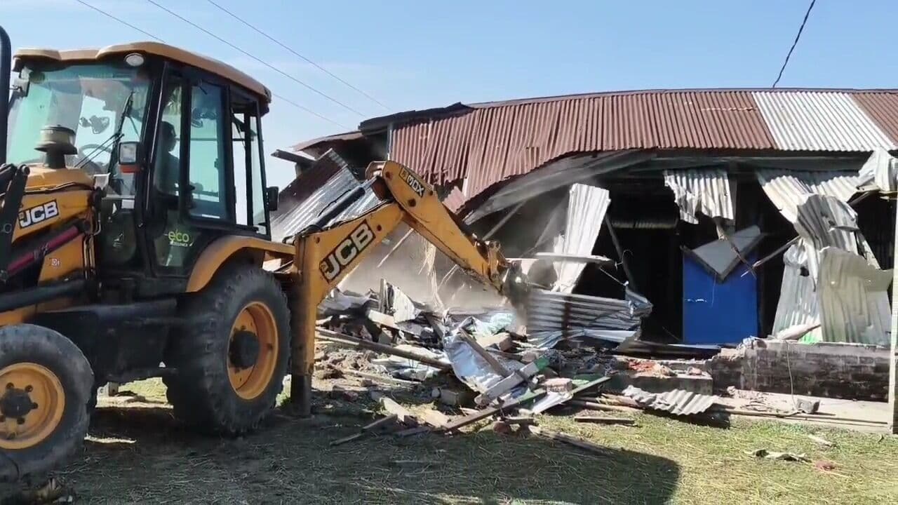 Bongaigaon Admin Evicts Encroachment From 75 Bighas Of Government Land In Kerkhabari